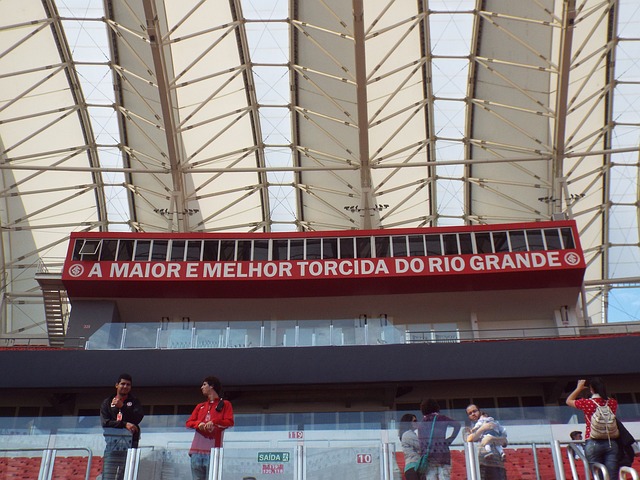 崭露头角 崭露头角